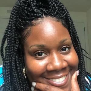 Meet your Posher, Dee dee